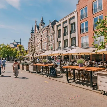 De Baronie - In De Winkelstraat * Breda